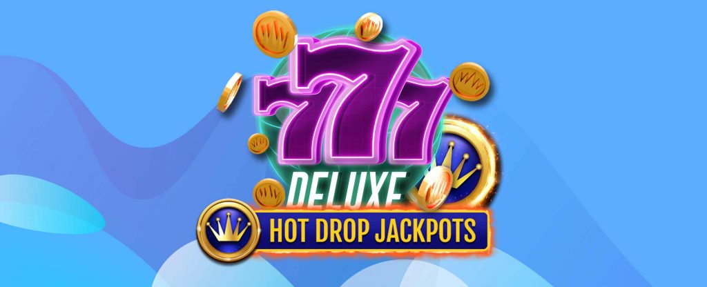 Tiga 777 ungu mewakili logo slot online SlotsLV untuk 777 Deluxe, duduk di belakang logo Hot Drop Jackpots dan di depan simbol slot mahkota dengan koin emas mengambang di sekitarnya.